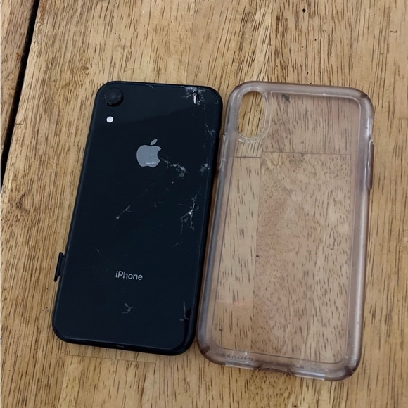 iPhone XR Black No Power Sold As Is Read - Picture 4 of 4